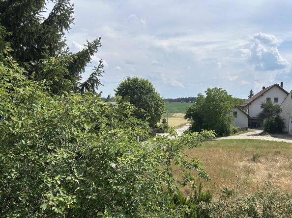 WO6781 Ruhige 3-Zimmer-Maisonette-Wohnung mit Südbalkon und herrlichem Ausblick ins Grüne / Gemeinde Pentling, 93080 Pentling