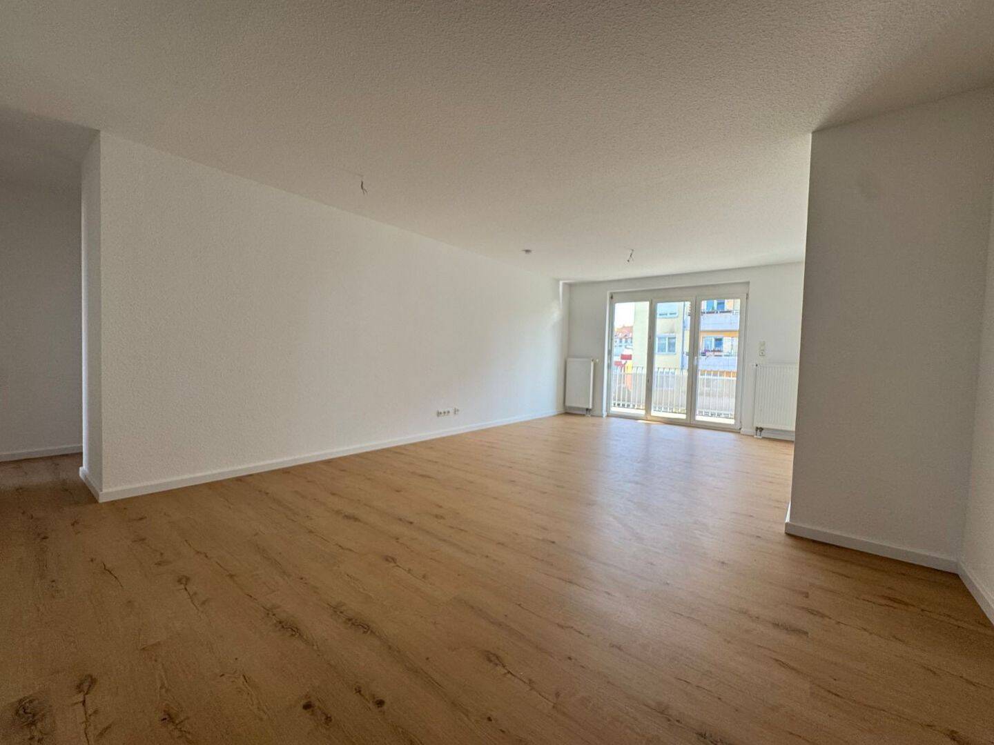 Frisch renoviert: Geräumige 4-Zimmer-Wohnung in Aschaffenburg im Grünen, 63743 Aschaffenburg (Gailbach Innenstadt Obernau Obernauer Kolonie Schweinheim)