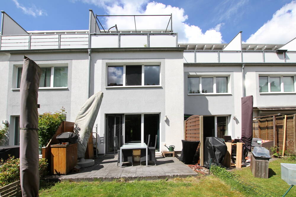 Modernes Stadthaus – Baujahr 2010 – in bevorzugter Lage von Oldenfelde, 22147 Hamburg (Wandsbek Rahlstedt)