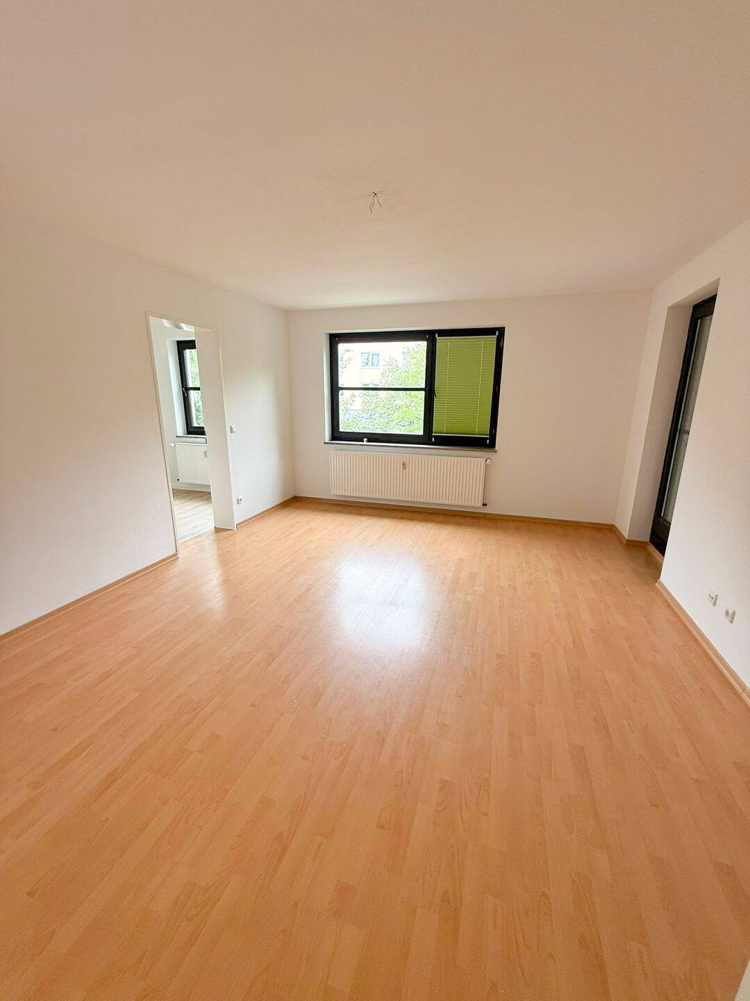 Altbaucharme trifft Wohnkomfort: 2-Zimmer-Wohnung in Unterschleißheim, 85716 Unterschleißheim