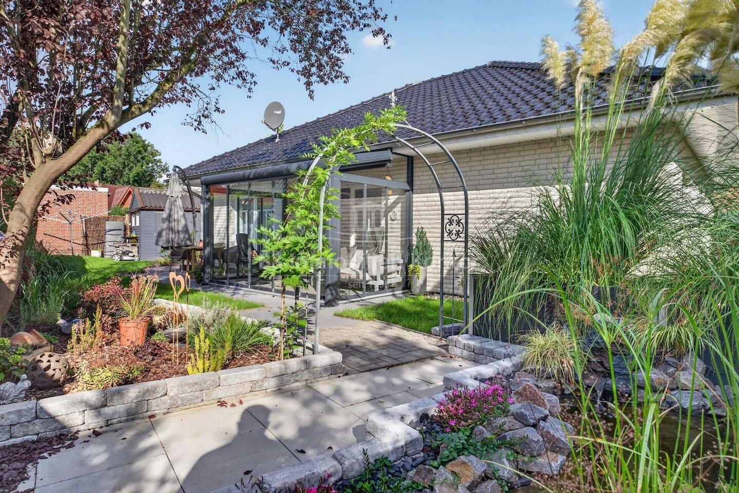 Gepflegter Bungalow mit Carport und Sommergarten in ruhiger Sackgassenendlage von Weener, 26826 Weener