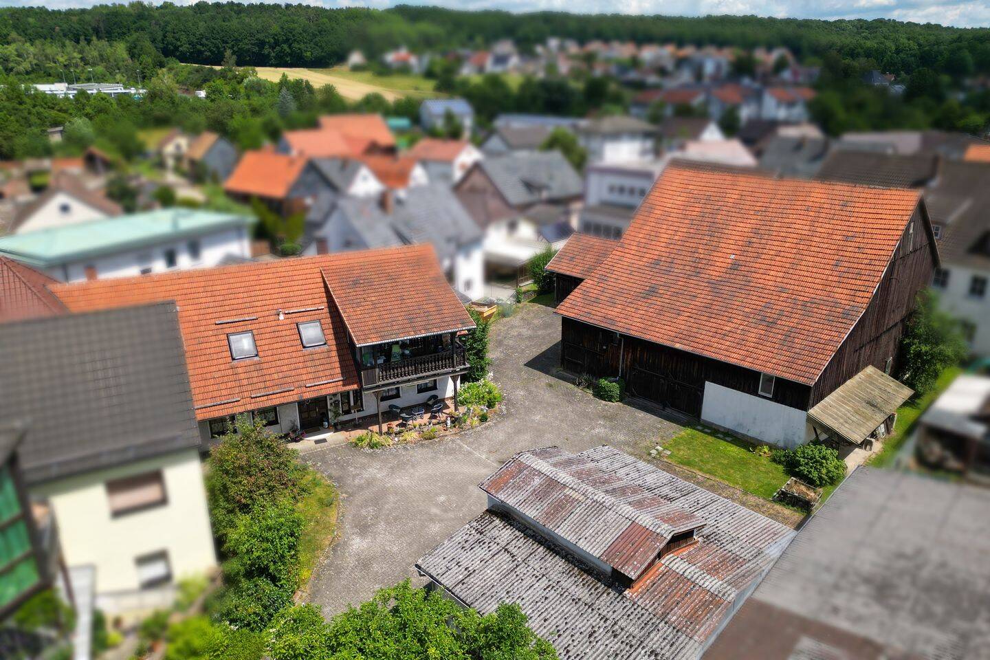 Zwei Häuser auf einem Grundstück – vielseitiges Anwesen mit großem Potenzial in Ebersdorf!, 96237 Ebersdorf b. Coburg