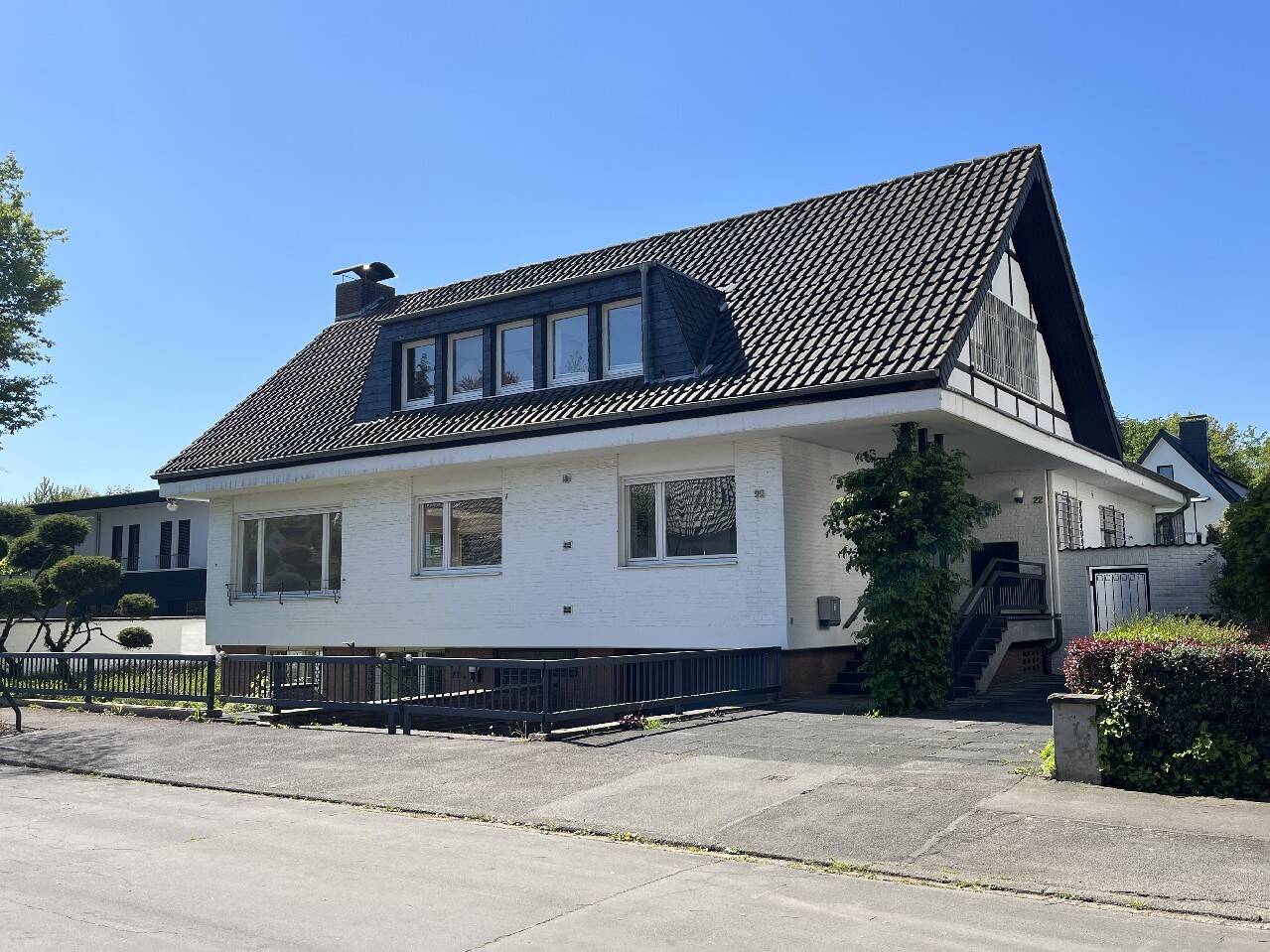 Lichtdurchflutetes Einfamilienhaus mit ELW und Garten in Bestlage Rheinnähe Bonn Rüngsdorf, 53179 Bonn (Lannesdorf Mehlem Muffendorf Pennenfeld Rüngsdorf)