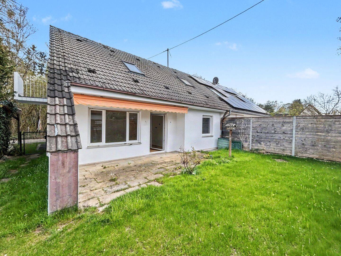 Neu renovierte Doppelhaushälfte mit Charme in ruhiger Lage von Ottobrunn bei München, 85521 Ottobrunn