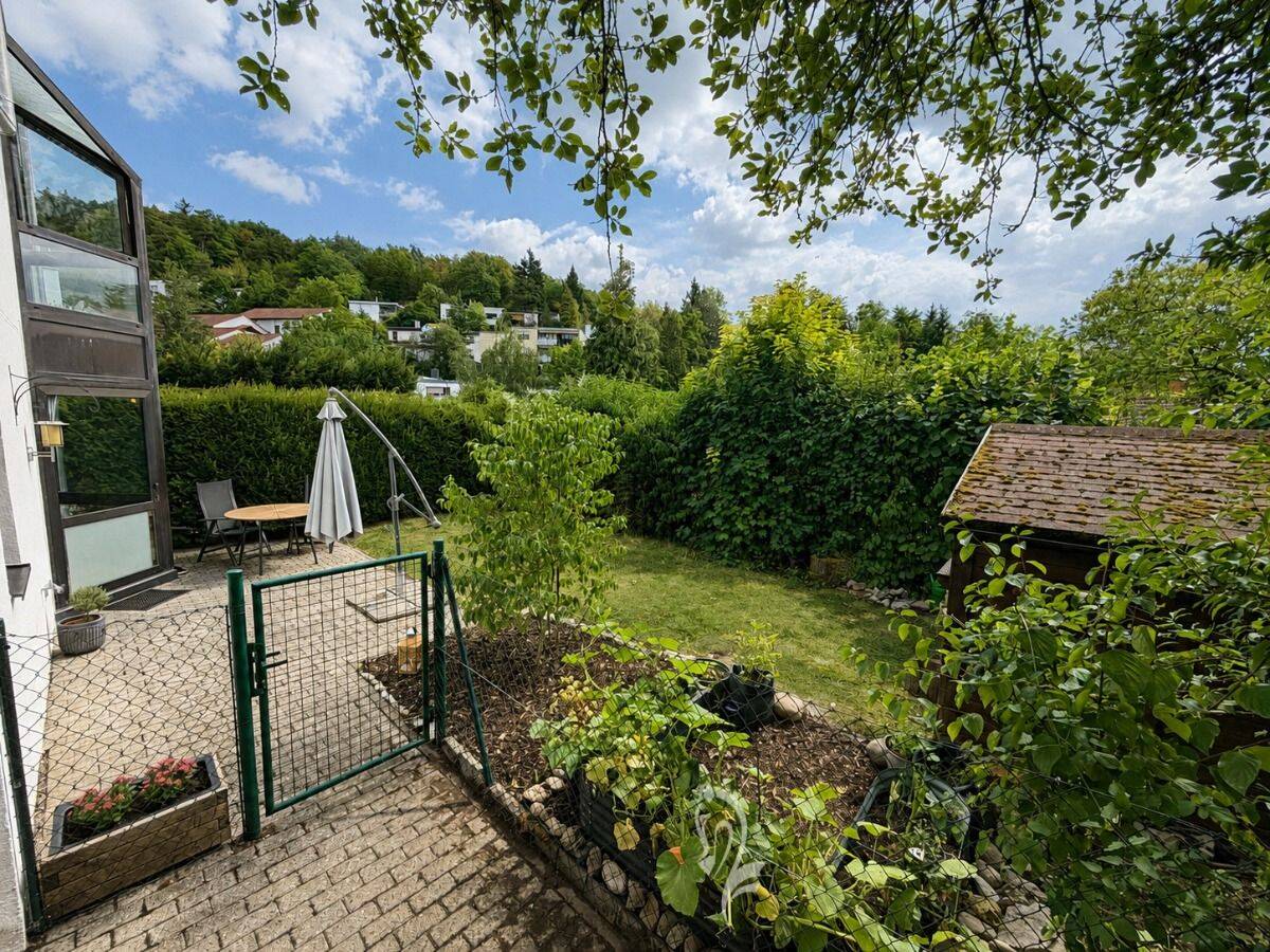 Ein kleines Stück Freiheit –  renovierte Gartenwohnung mit Hausgefühl  in Veitshöchheim, 97209 Veitshöchheim