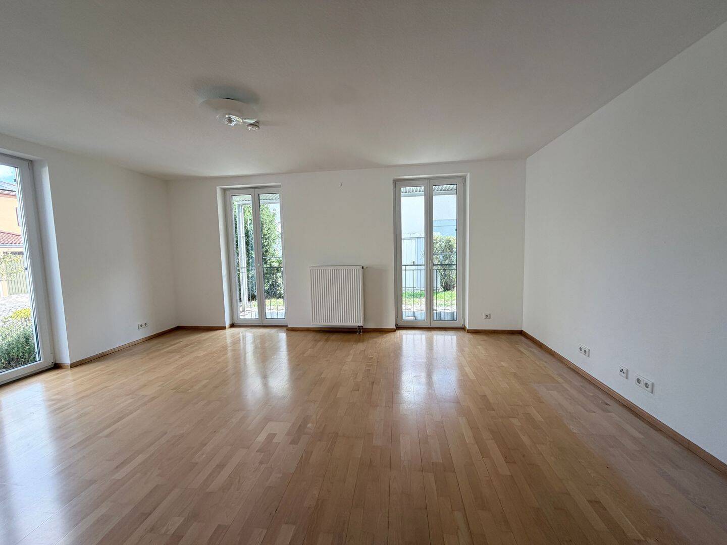 Großzügige 3-Zimmer-Terrassenwohnung mit Souterrain, Garten und Einbauküche in Gerolfing, 85049 Ingolstadt