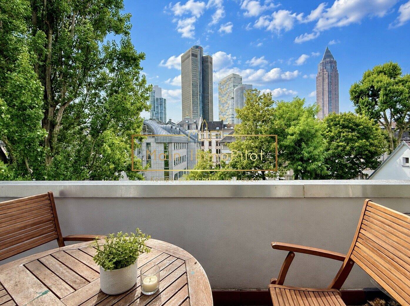 Großzügige 3-Zimmer-Wohnung mit Sonnenbalkon und Skylineblick im beliebten Frankfurter Westend, 60325 Frankfurt am Main (Bockenheim Gallus Westend-Süd)