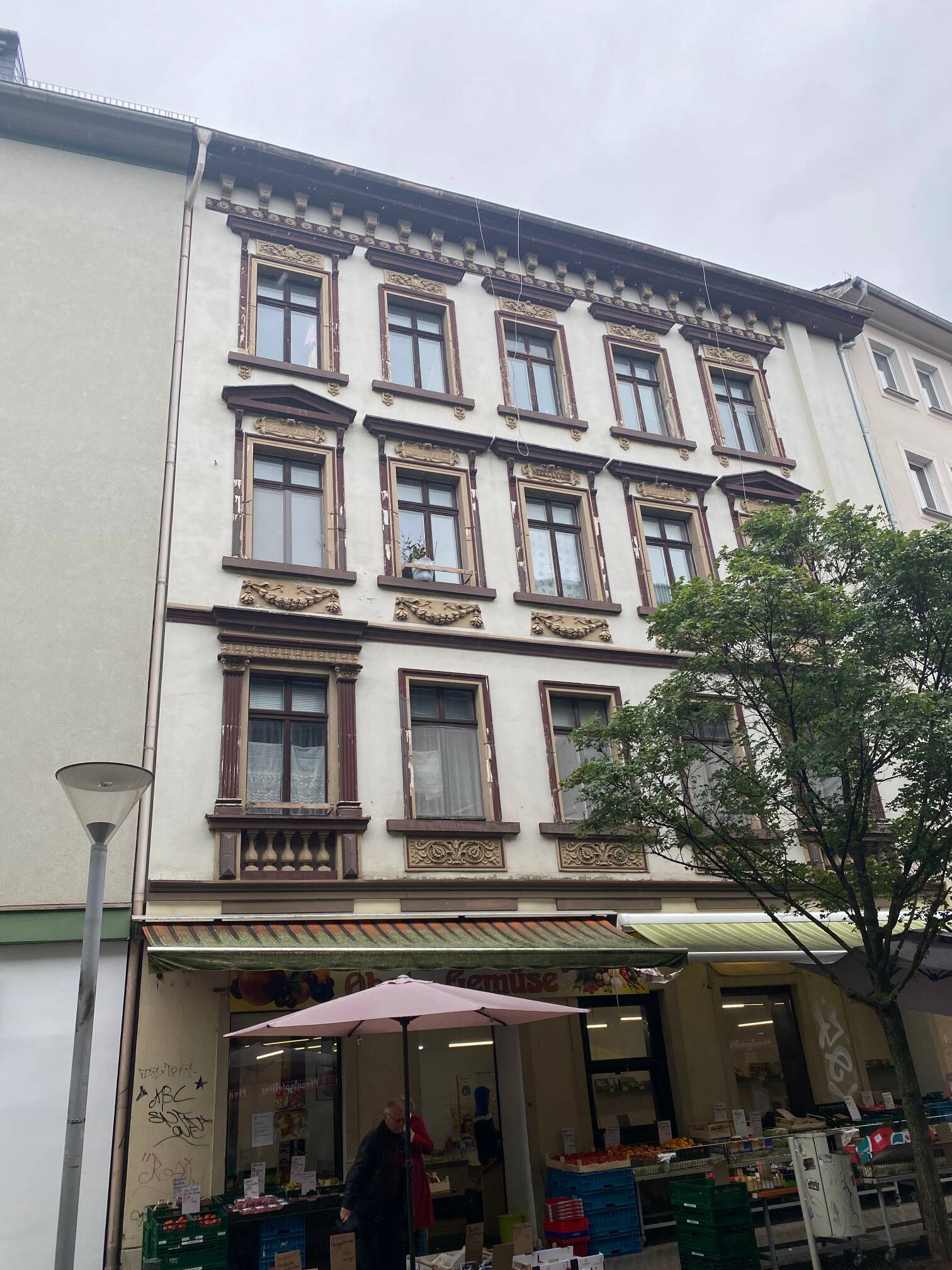 Wohn und Geschäftshaus in der Fussgängerzone/ Komplett sanierungsbedürftig, 7545 Gera (Bieblach Innenstadt Ostviertel Pforten Untermhaus)