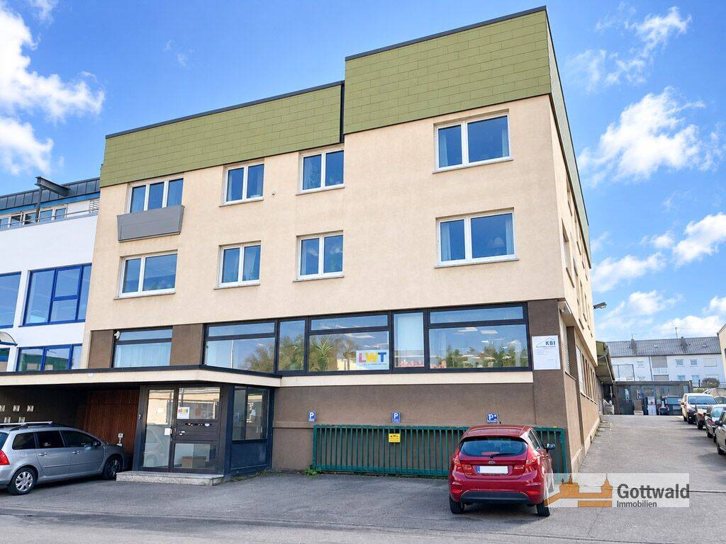 Esslingen Berkheim: geräumige 3-Zimmer-Wohnung mit großem Kellerraum und Fernblick!, 73734 Esslingen am Neckar