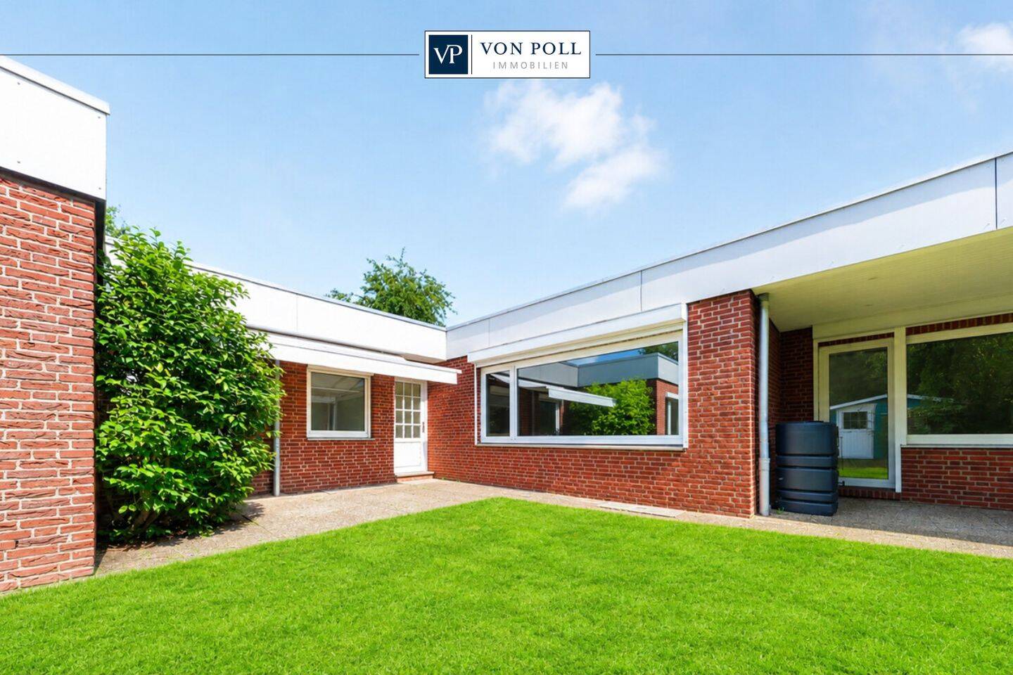 Bungalow mit Atriumgarten, Kamin, moderner Küche und energetisch saniertem Dach, 22457 Hamburg (Eimsbüttel Eidelstedt Niendorf Schnelsen)