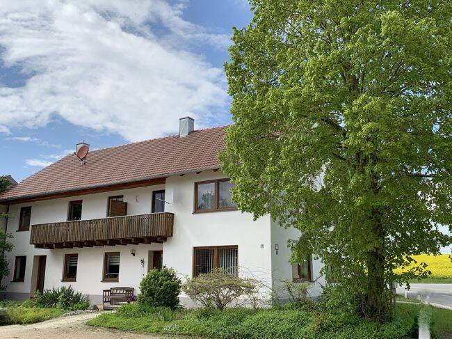 4-Zimmerwohnung in mit Terrasse und Garten Renoviert Bauernhaus im Außenbereich, 84088 Neufahrn i. NB