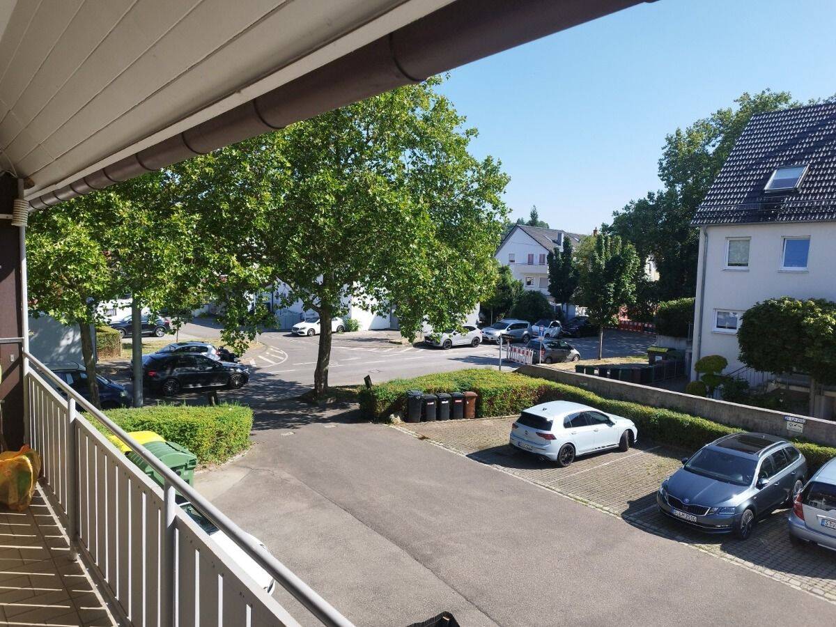 Sonnige 1 Zimmer-Wohnung mit großem, überdachtem Balkon, PKW-Stellplatz!, 70372 Stuttgart (Bad Cannstatt)