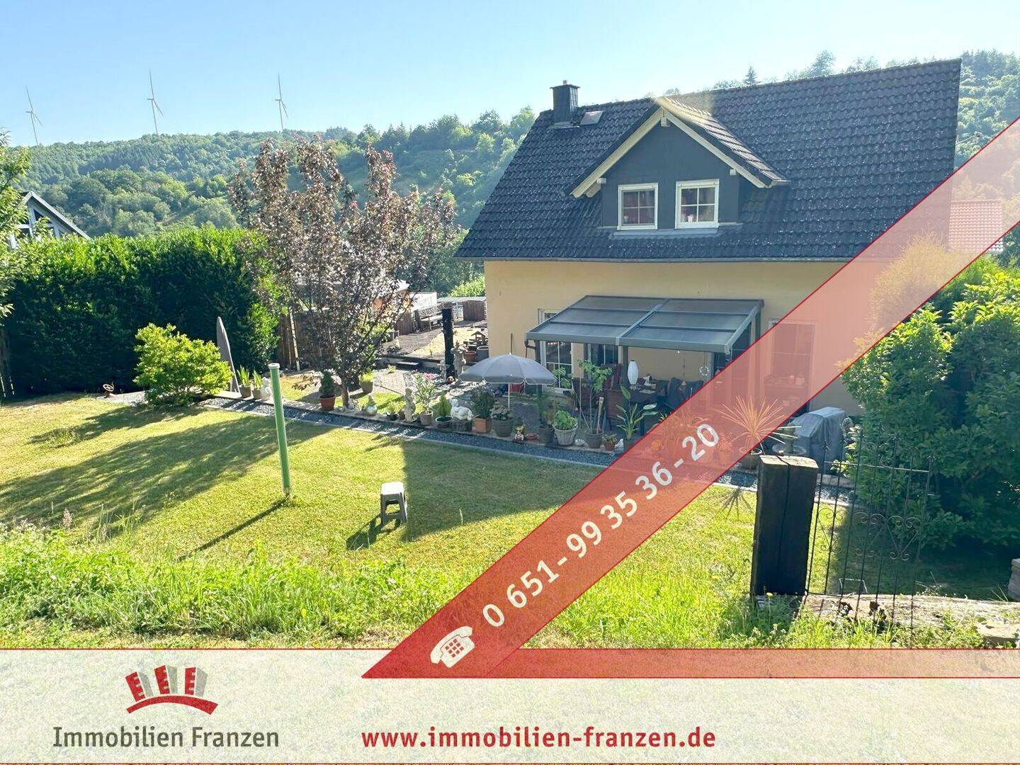 Idyllisches Einfamilienhaus mit Garten auf zwei Ebenen, Terrasse & Doppelgarage, 54317 Riveris