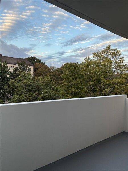 Kernsanierte 3-Zimmer-Wohnung mit Balkon und Einbauküche, 81241 München (Aubing-Lochhausen-Langwied Pasing-Obermenzing)