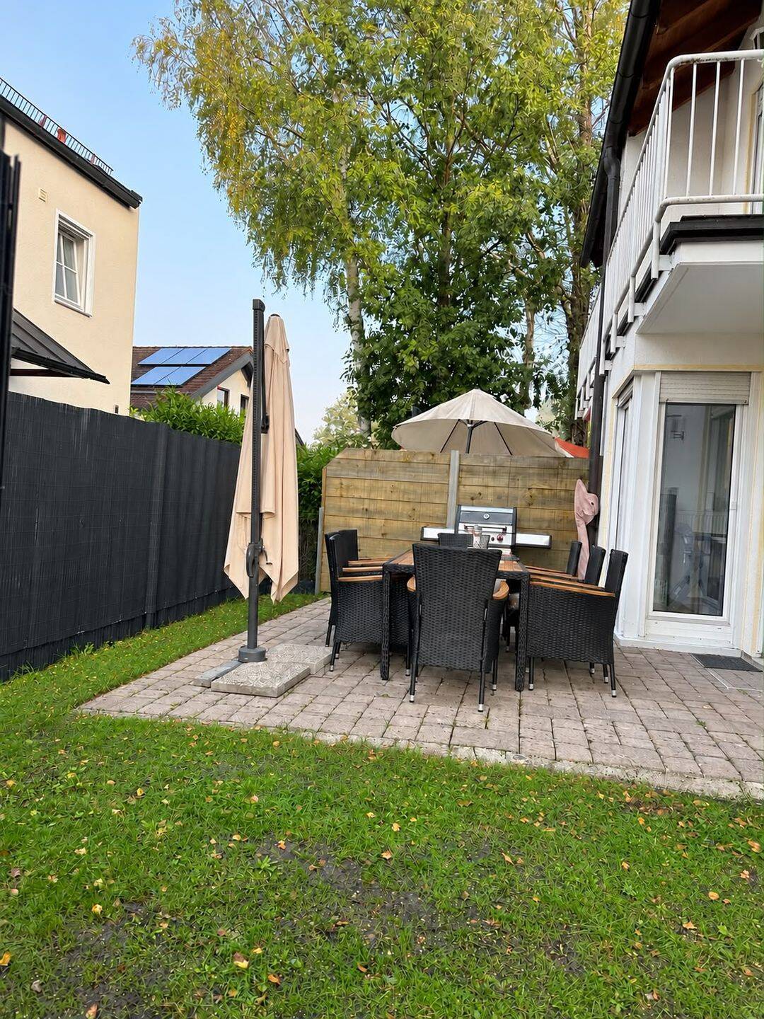 Gröbenzell Nord Bestlage,kl. behagliche DHH f. für 3 Pers., 4 Zi. zuzügl. Hobbyraum, ca. 165 m² Nfl., EBK , 2 Balkone, Terrasse, Garten,, 82194 Gröbenzell
