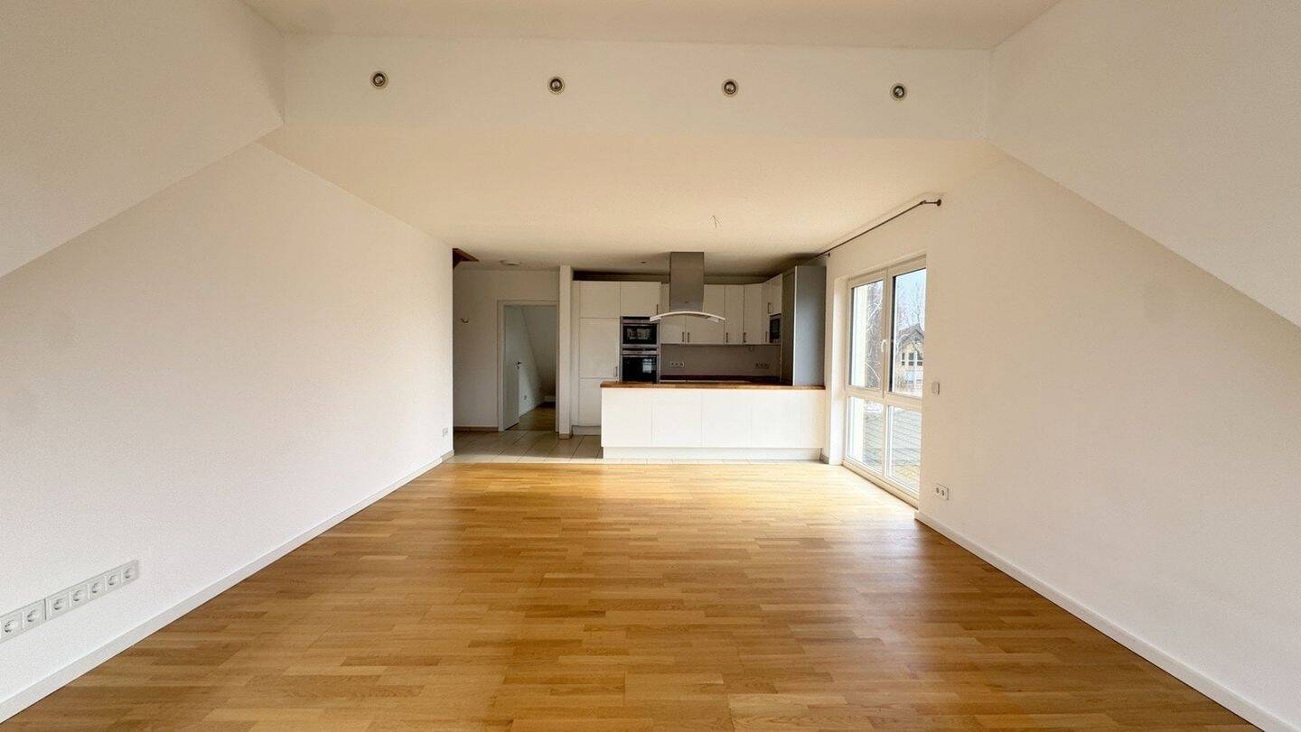 Maisonettewohnung der Premiumklasse mit edler Ausstattung, Balkon & TG-Stellplatz, 60437 Frankfurt am Main