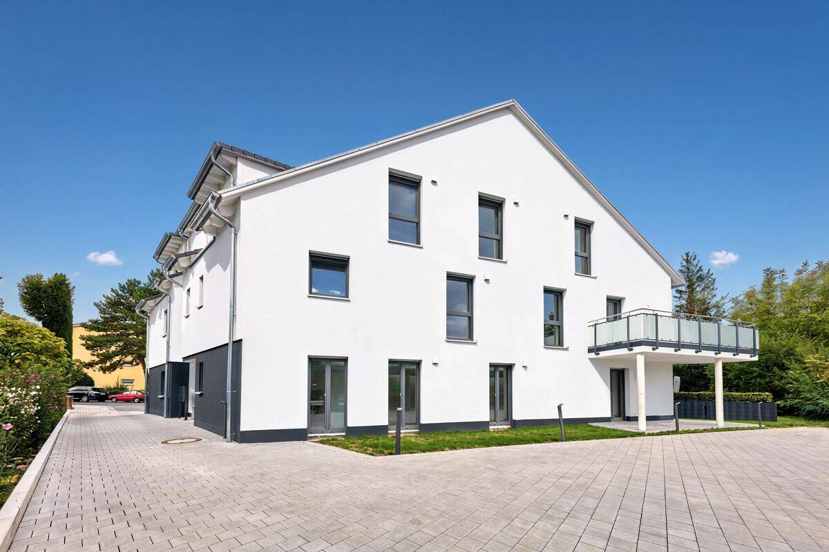 *Brand-new top-floor apartment* with balcony, smart home features, A+ energy efficiency, & carport, 65191 Wiesbaden (Bierstadt Sonnenberg Wiesbaden)