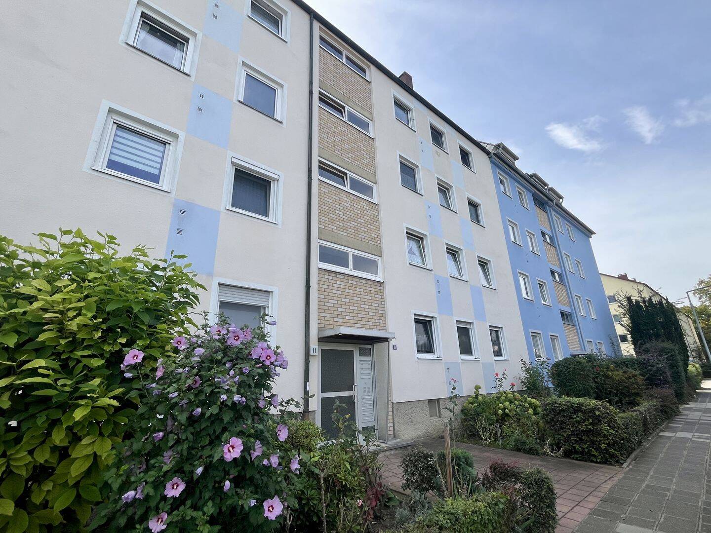 Renovierte 2-Zimmer Wohnung mit Balkon in Nürnberg!, 90409 Nürnberg (Großreuth h. d. Veste Gärten h. d. Veste Maxfeld Schoppershof)