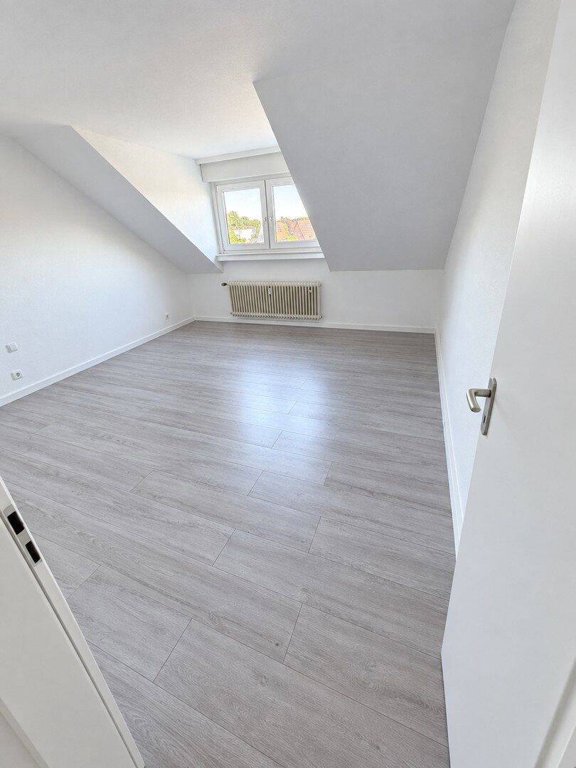 Frisch renovierte 3-Zimmer-Dachgeschosswohnung mit Garage, 48282 Emsdetten