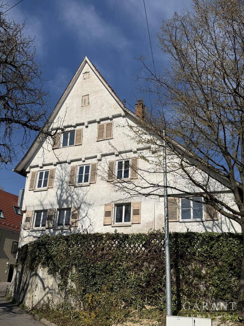 Ehemaliges Weinberghaus mit Entwicklungspotenzial im Ortskern von Fellbach-Schmiden!, 70736 Fellbach