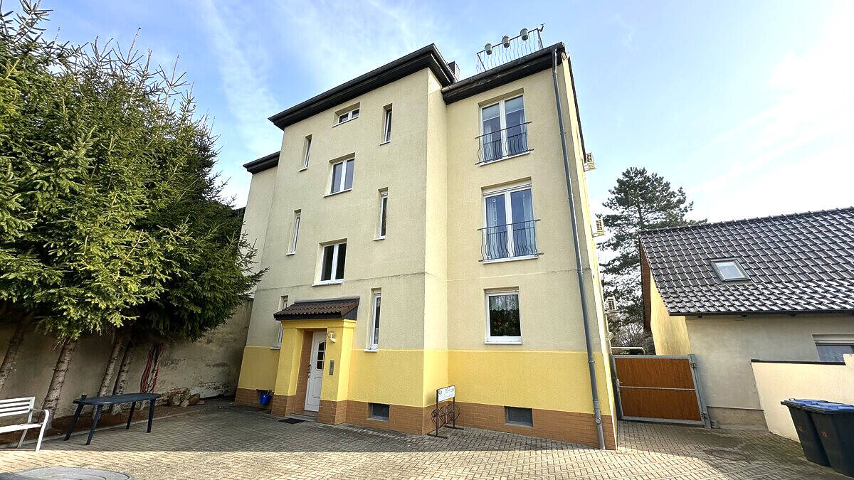 Familienfreundliche 4-Raum-Mietwohnung mit Balkon, Garten und Stellplatz, 6792 Sandersdorf-Brehna