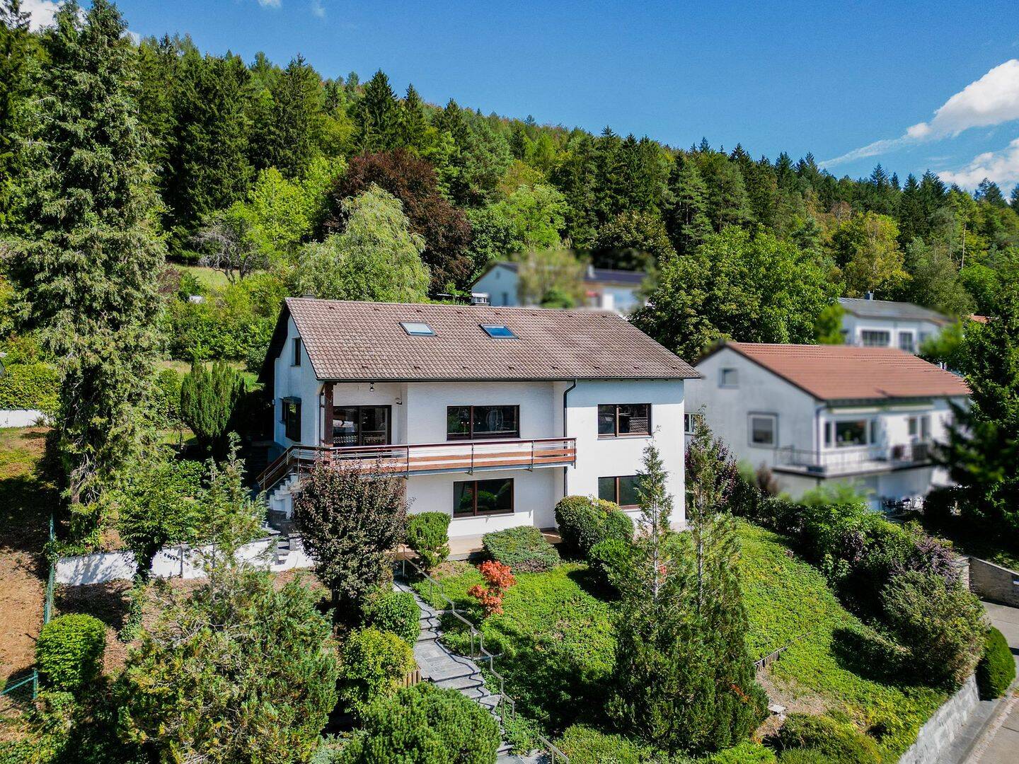 Einfamilienhaus mit eigenständiger Einliegerwohnung in Tuttlingen, 78532 Tuttlingen