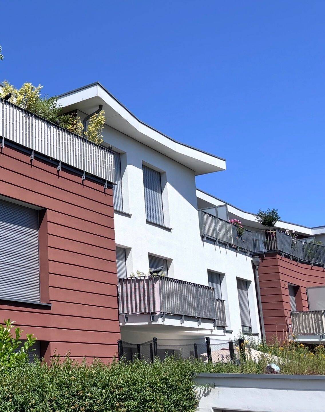 Helle 4-Zimmer-Wohnung mit zwei Balkonen, Tiefgarage und barrierearmem Zugang, 22179 Hamburg (Wandsbek Bramfeld)