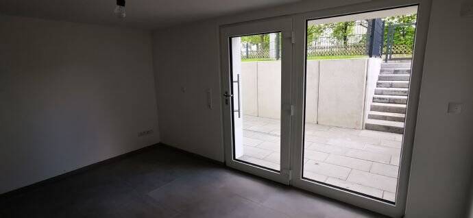 2 Zimmer- Souterrain Kellerwohnung, Studenten Appartement/Singlewohnung in Amberg, Ortsrandlage., 92224 Amberg