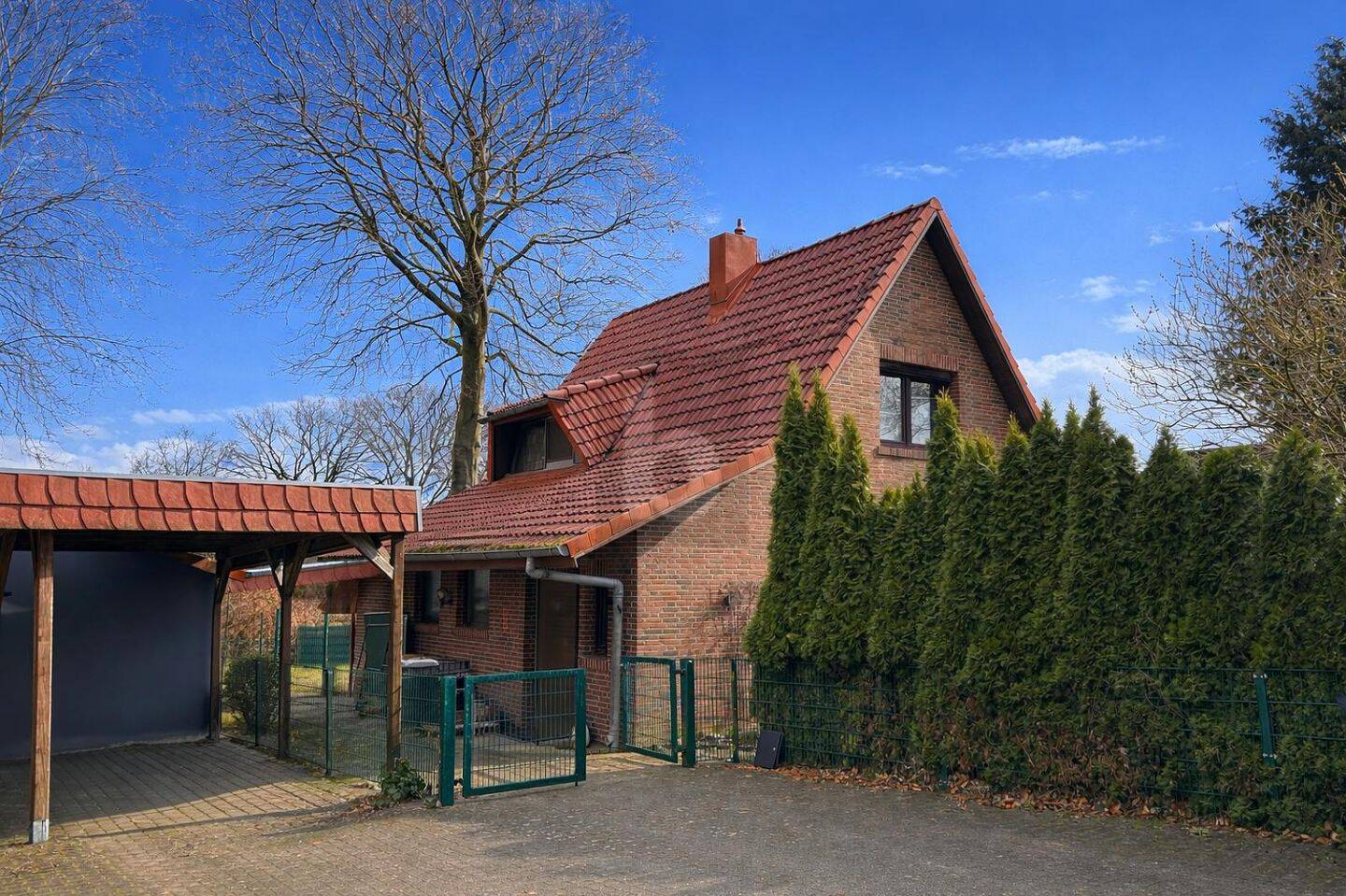 EIN ZUHAUSE MIT NATURBLICK UND VIEL POTENTIAL, 24558 Henstedt-Ulzburg