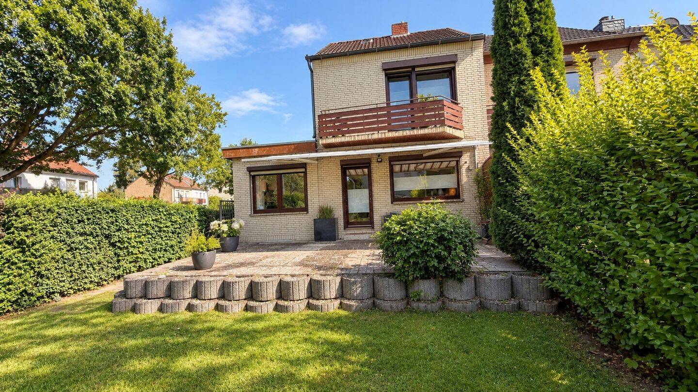 Endreihenhaus mit ca. 132m² Wohn- und Nutzfläche und großem Garten, 25421 Pinneberg