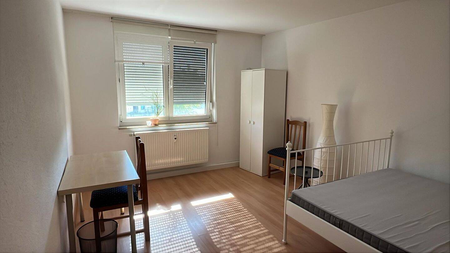 Möbl. WG-Zimmer in gr. Whg. mit Dachterrasse, 90459 Nürnberg