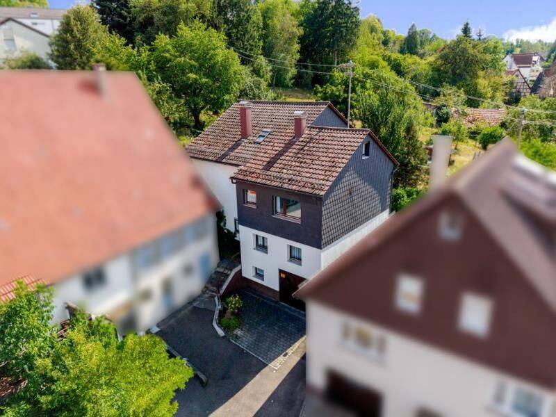 Behagliches Wohnhaus mit Geschichte und vielfältigem Entwicklungspotenzial im Ortskern, 73095 Albershausen