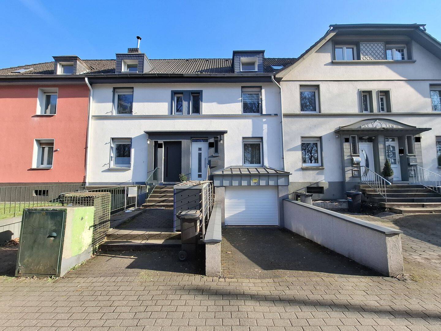 Modernisiertes Reihenmittelhaus mit Wärmepumpe in zentraler Lage von Bochum-Weitmar, 44795 Bochum (Weitmar Wiemelhausen)