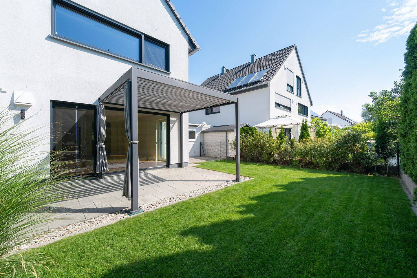 Wie neu! Hochwertige Doppelhaushälfte in Mintraching, 85375 Neufahrn b. Freising