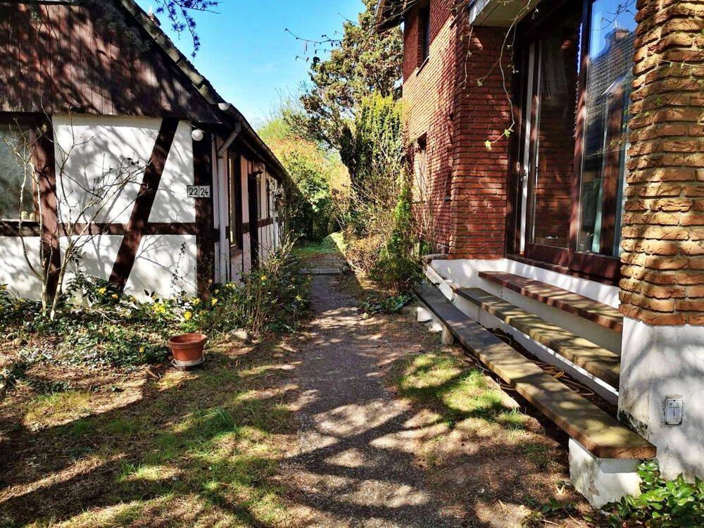 Charmantes Einfamilienhaus mit Zweitwohnhaus -Vielseitige Nutzung- Interessante Gestaltung – Mehrgenenerationshaus, 28325 Bremen (Ellenerbrok-Schevemoor Oberneuland Tenever)