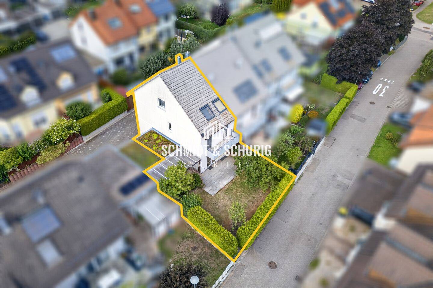 Familiengerechtes Reihenendhaus mit 6 Zimmern in Pforzheim-Huchenfeld, 75181 Pforzheim