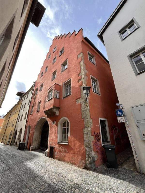 Rendite 4,04 %! Vermietete 4-Zi. Maissonette-Wohnung mit Galerie in der Altstadt von Regensburg, 93047 Regensburg (Innenstadt Kasernenviertel Ostenviertel Westenviertel)