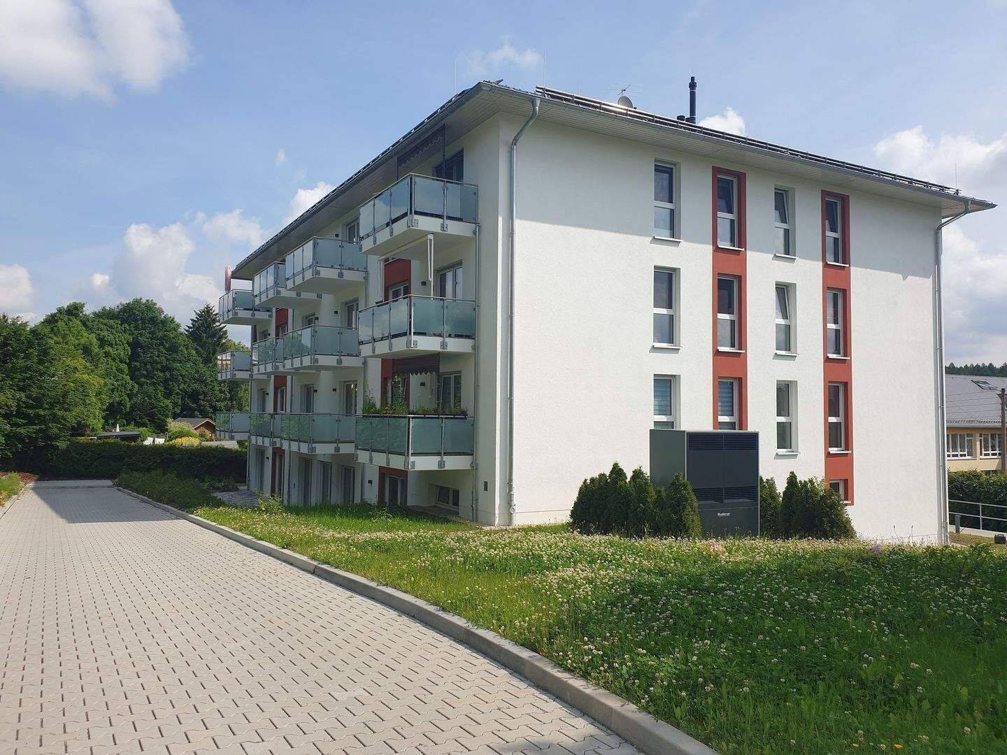 Barrierefrei zur Wohnung und in der Wohnung! Mit Aufzug und ebenerdiger Dusche! Sofort bezugsfrei!, 8340 Schwarzenberg/Erzgeb. (Grünstädtel)
