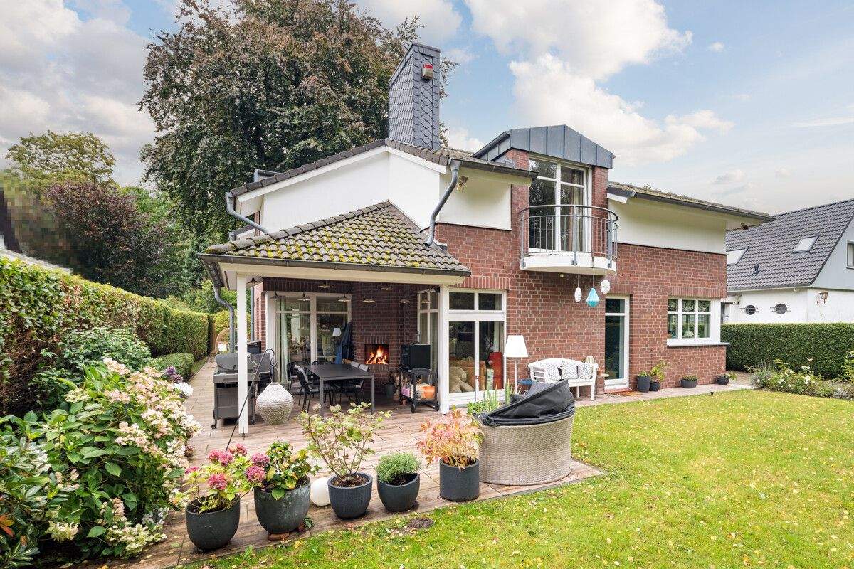 Repräsentatives Einfamilienhaus auf großem Grundstück mit weiterem Baufenster, 22359 Hamburg (Wandsbek Bergstedt Rahlstedt Volksdorf)