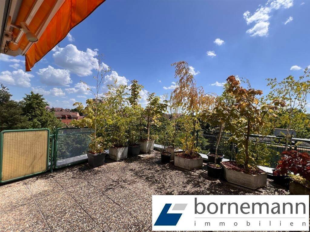 Langwasser ruhig + grün! Ganz oben! Freie 3-Zi.-Maisonette mit ca. 28 m² Dachterrasse + TG!, 90471 Nürnberg (Dutzendteich Langwasser Neuselsbrunn Stadion Zollhaus)
