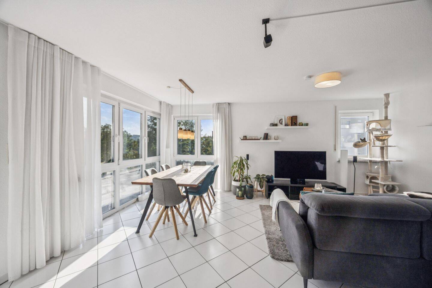 4 Zimmer zum Wohlfühlen – 2 Bäder, Balkon + 2x TG-Stellplatz optional dazu, 79618 Rheinfelden (Baden)