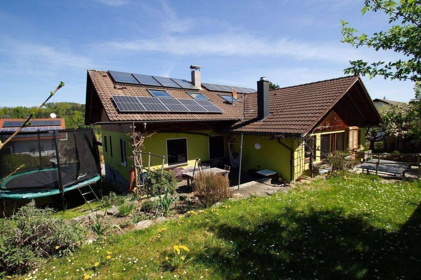 Ein Zuhause mit Aussicht – Einfamilienhaus mit Donaublick & Gartenidylle, 94474 Vilshofen an der Donau