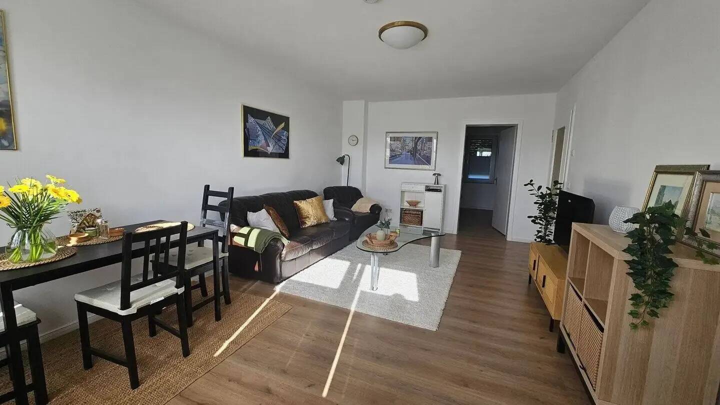 Neu möblierte, renovierte Wohnung als 2-er WG mit Gartenblick – 29 Minuten mit ÖPNV zur Heinrich-Heine-Universität, 41472 Neuss