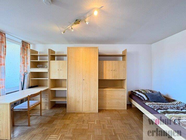 Schöne Wohnung mit Balkon in zentraler Lage, 91052 Erlangen (Anger Erlangen-Ost Erlangen-Süd Innenstadt)