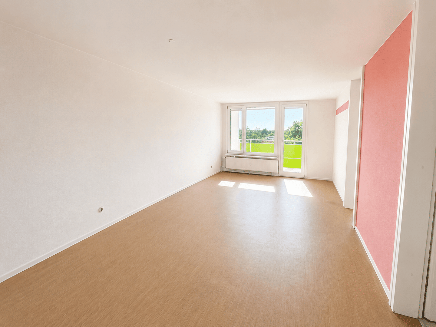 Frisch renovierte 2-Zimmer-Wohnung mit großem Balkon, 73529 Schwäbisch Gmünd