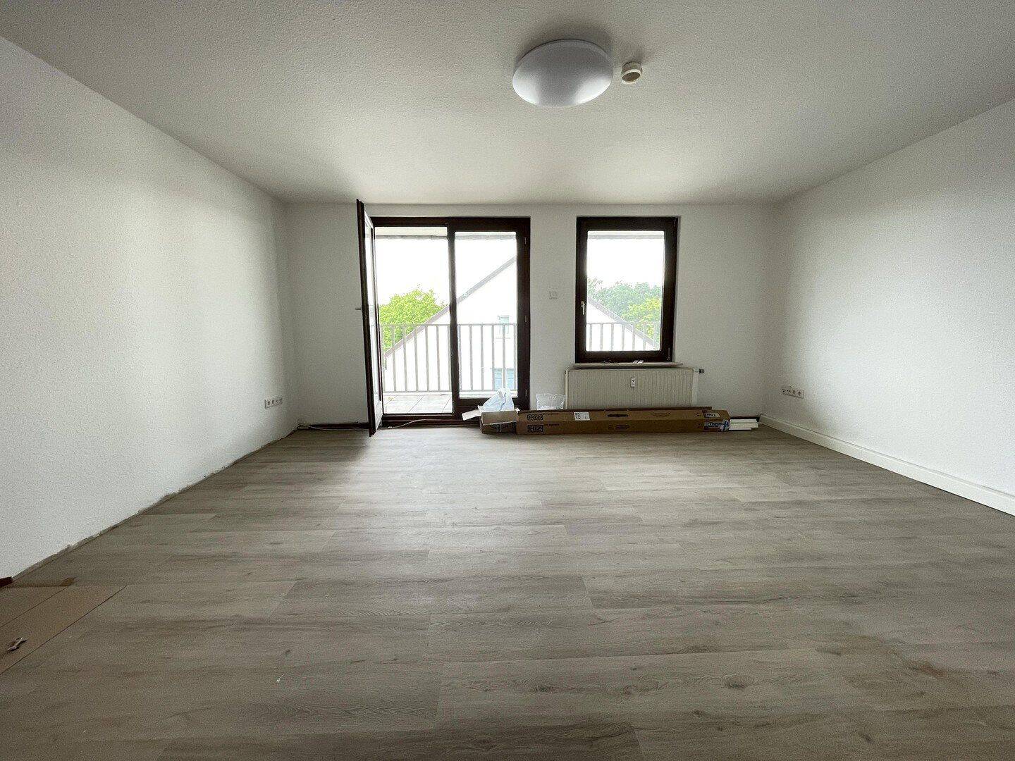 Penthouse – 1 Zimmer nahezu Erstbezug nach Kernsanierung (Neuwertig) inkl. E-Geräte, 33609 Bielefeld (Baumheide Innenstadt Schildesche)