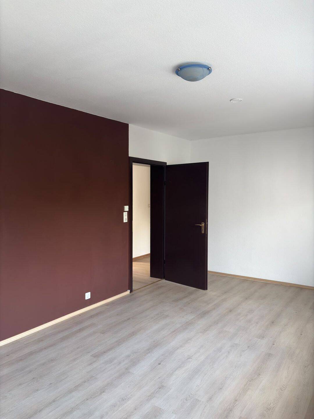 Geräumige 4-Zimmer-Wohnung mit großem Garten, 35796 Weinbach
