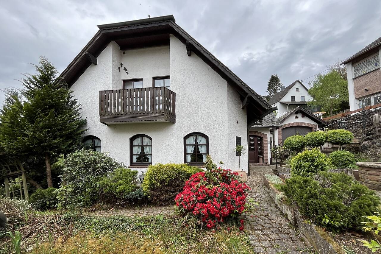 NEUER PREIS! Gepflegtes Einfamilienhaus im Landhausstil in Birresborn, 54574 Birresborn