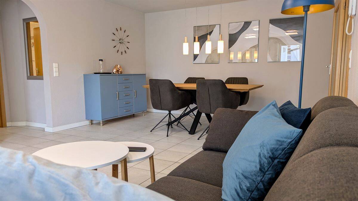 Renoviert & möbliert: 3 Zimmer mit 2 Balkonen in Bonlanden – provisionsfrei, 70794 Filderstadt