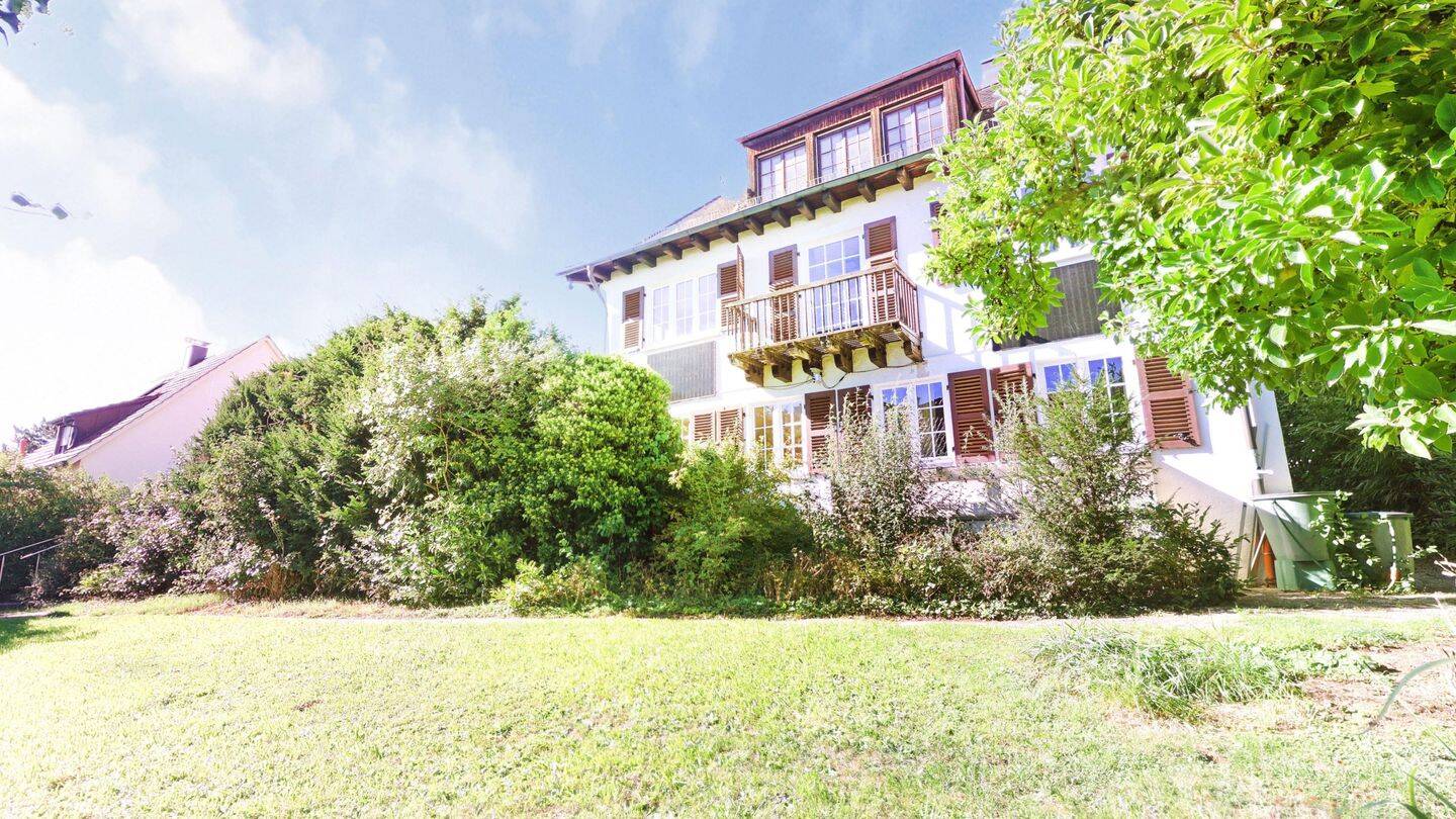 Freistehendes geräumiges Einfamilienhaus mit großem Garten und Potenzial in Ebersbach, 73061 Ebersbach an der Fils